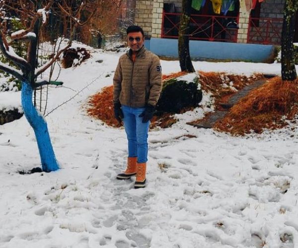 Stay in old manali , airbnb of India , Snowfall in Himachal , best place to stay in hills