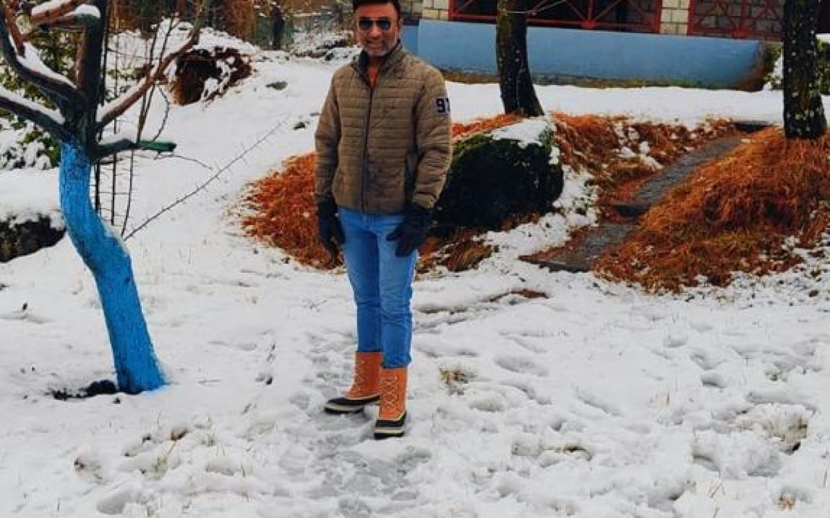 Stay in old manali , airbnb of India , Snowfall in Himachal , best place to stay in hills